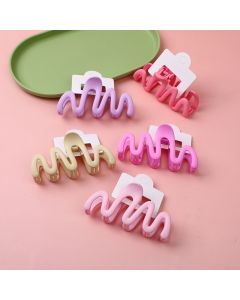 Wavy Acrylic Hair Claw Clip