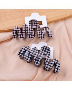 Plaid Wave Acrylic Claw
