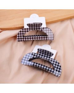 Plaid Half Round Acrylic Claw