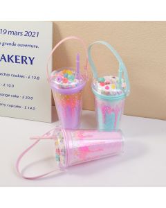 Hand Taking Plastic Straw Cup-450ml