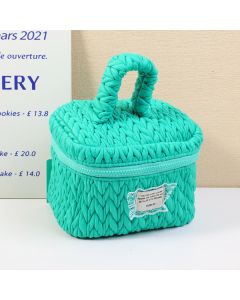 Wheat Cob Quilted Green Quadrilateral Bucket Bag