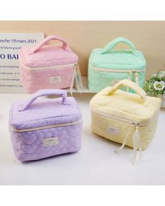 Heart Quilted Lake Green Quadrilateral Bucket Bag